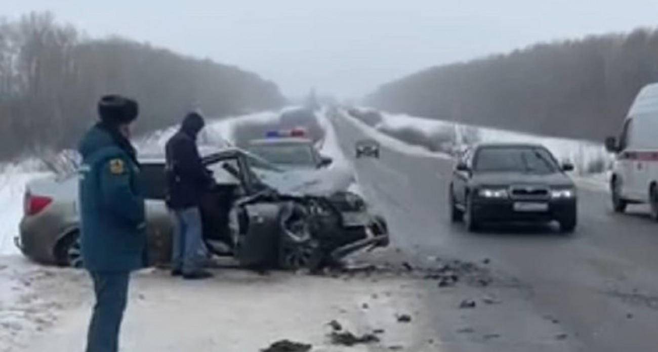 В Красноармейском районе легковушка врезалась в маршрутку