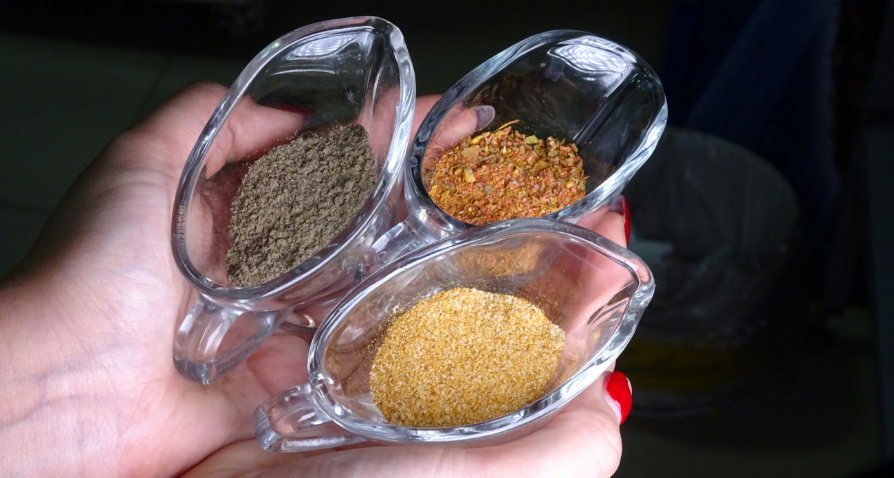 Стоит копейки, а польза - на вес золота: эта популярная специя способствует долголетию и красоте 