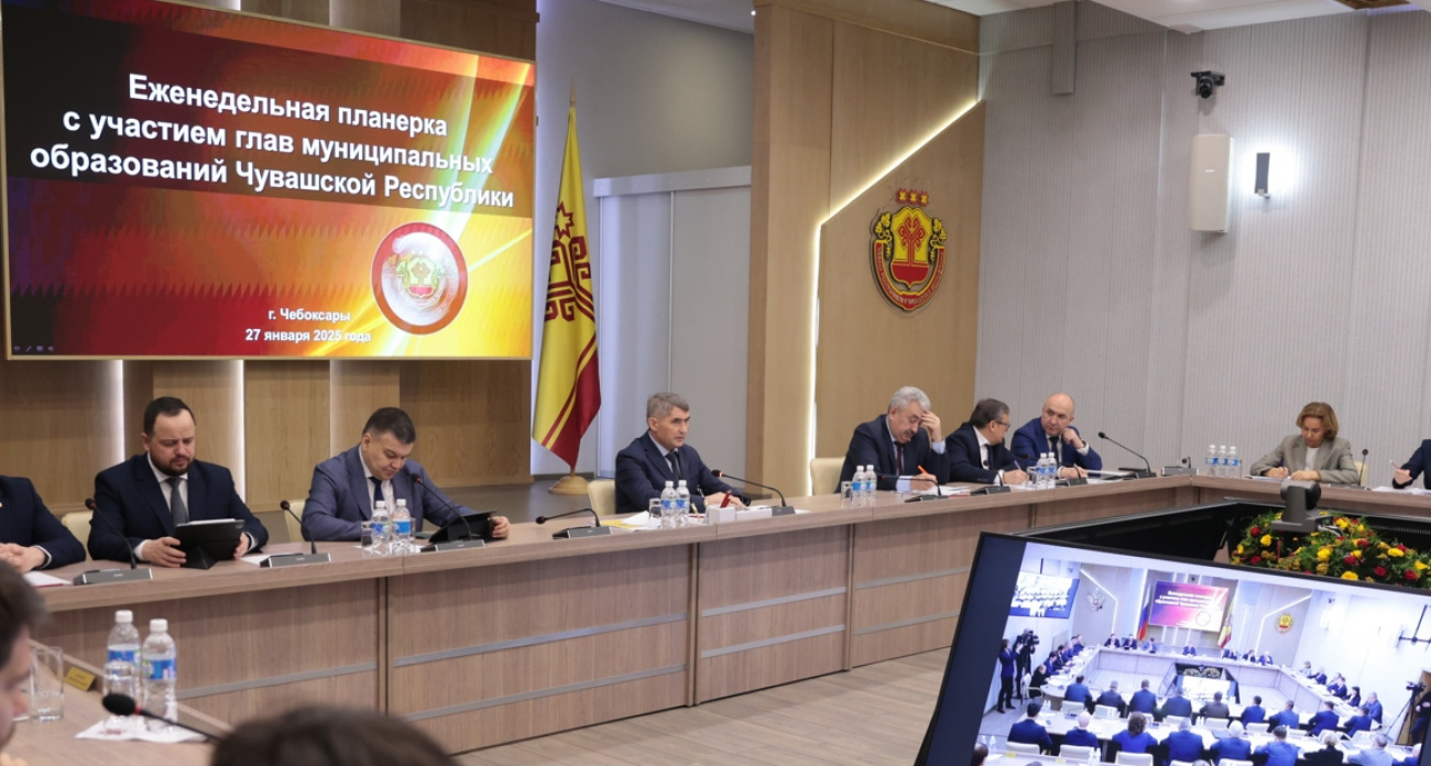 Николаев остался недоволен зимней уборкой дворов, на которую жалуются жители Чувашии: "Зима не такая уж и сложная"