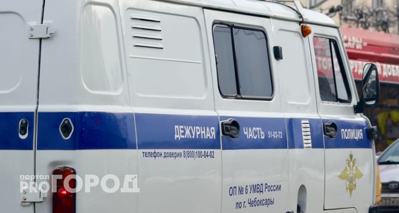 Жительница Чувашии ударила мужа по голове электрогитарой, ранила его ножом и вызвала скорую