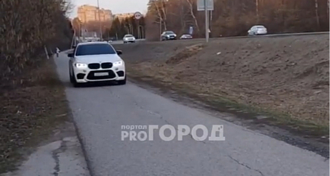 Фото к статье: Полицейские отыскали водителя BMW Х6, который прокатился по велопешеходной дорожке с людьми в Чебоксарах
