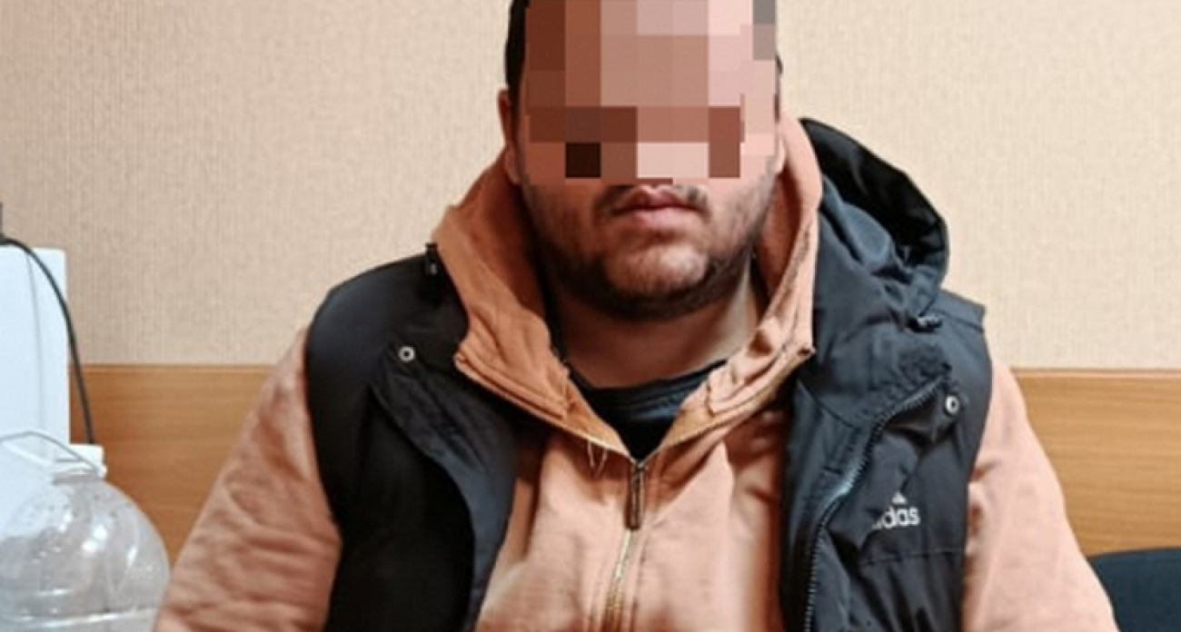В Чувашию под конвоем привезли мужчину, который представился военным и обманул двоих пенсионеров