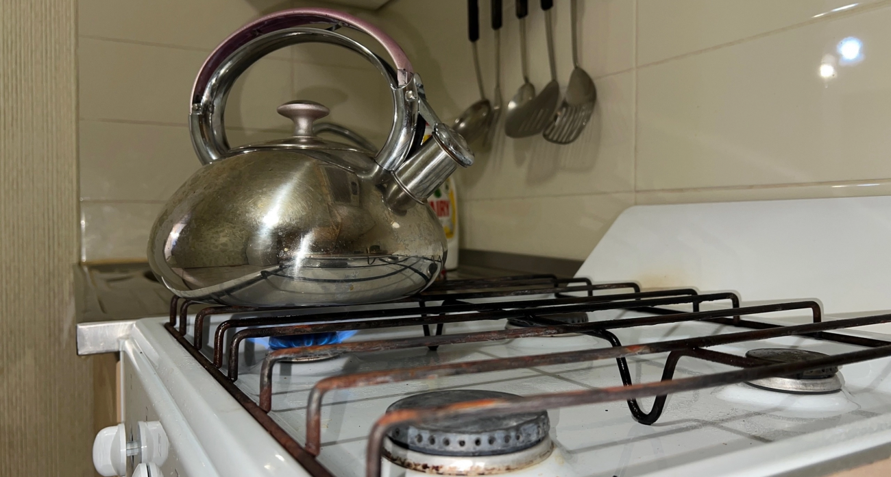 Гениальный лайфхак из СССР: смешайте эти 2 продукта и с кухни пропадут жирные пятна и подтеки 