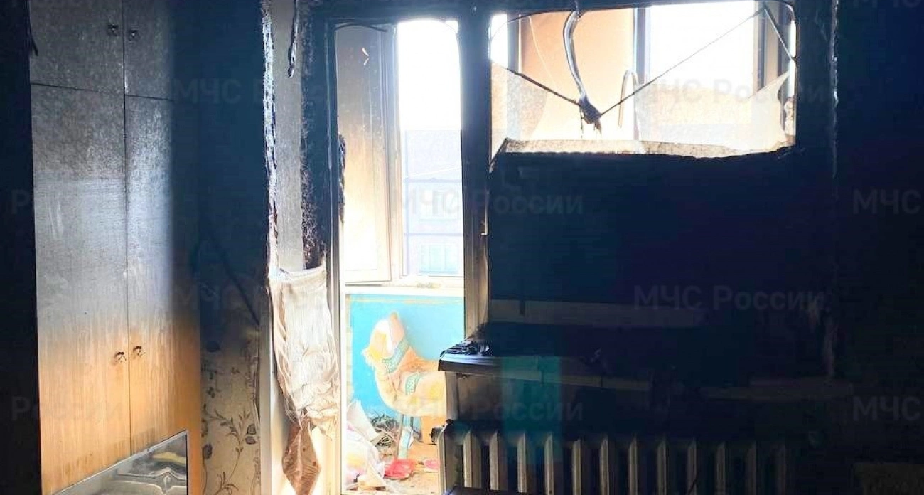 Фото к статье: Во время пожара в Алатыре мужчина получил ожоги и отравился дымом
