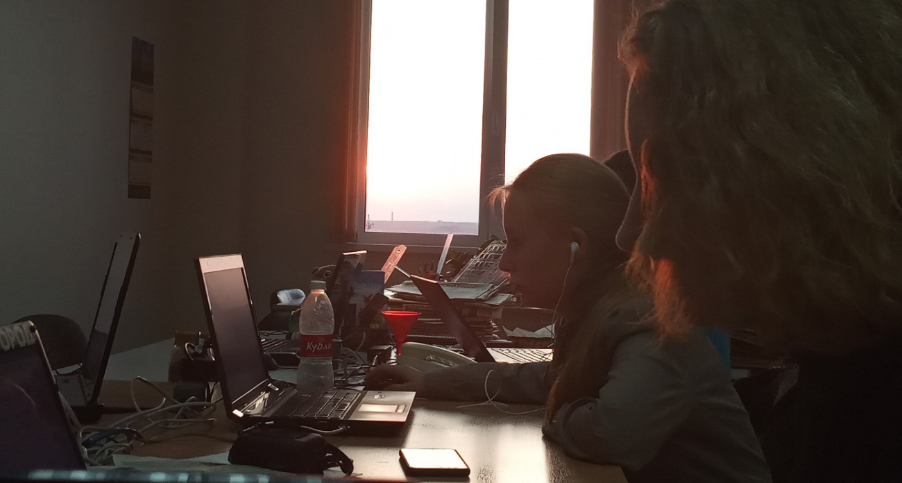 Вас уволят первым: эти привычки на работе выдают низкий интеллект человека