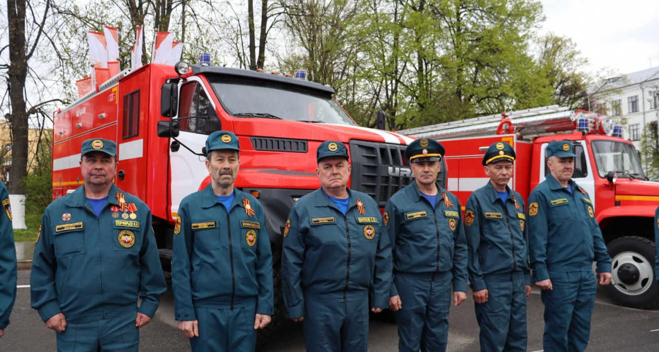 В Чувашии пожарные части получили новые автомобили в честь праздника