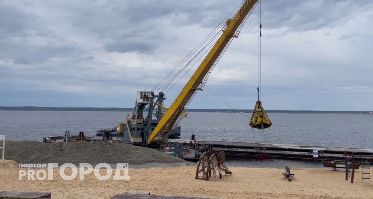 Чебоксары готовятся к купальному сезону: на пляжи завозят песок