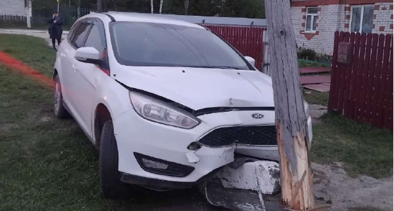 В Козловском районе пьяный водитель врезался в столб после попытки скрыться от ГАИ