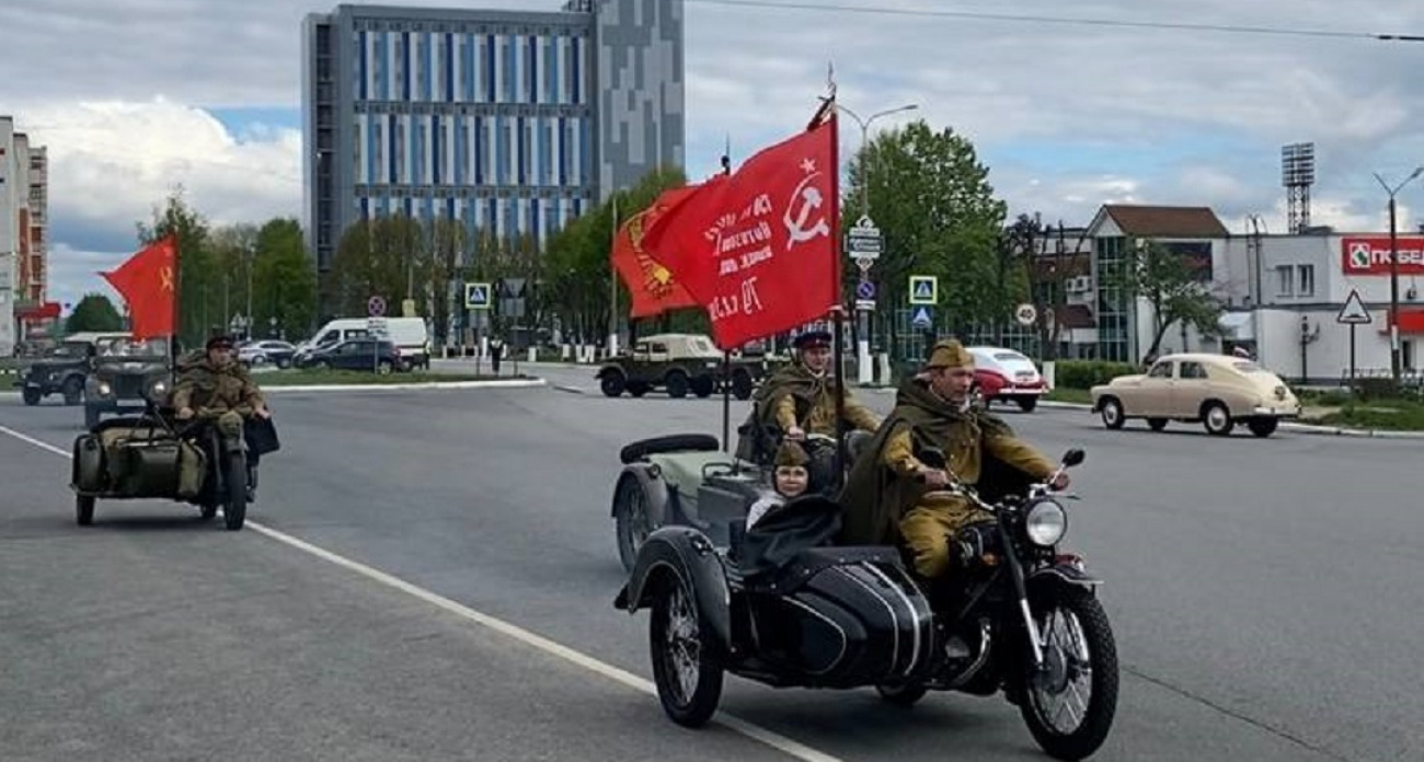 В Чувашии дали старт празднованию 80-летия Победы автопробегом ретроавтомобилей