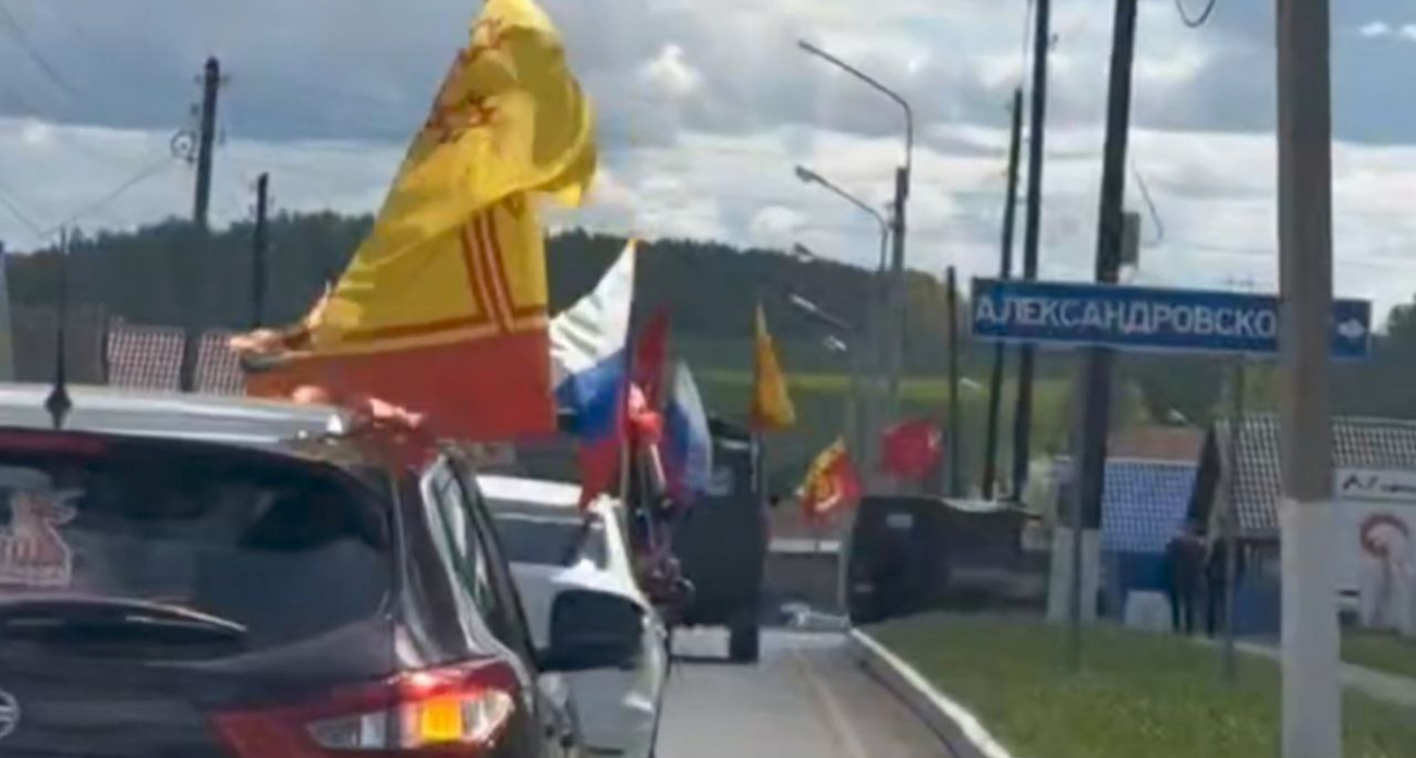 В одном из районов Чувашии более 35 машин приняли участие в автопробеге ко Дню Победы