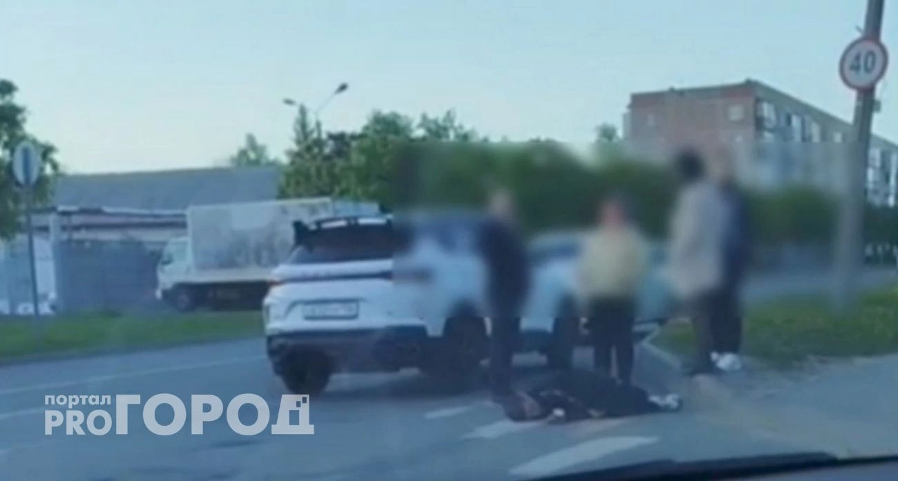 Фото к статье: В Чебоксарах на улице Николаева сбили человека: мужчина лежит, не двигаясь