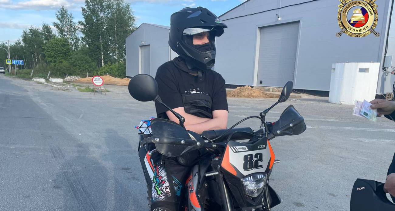 Дорожные инспекторы Чувашии провели рейд по поимке нарушителей на мотоциклах: треть пойманных – дети
