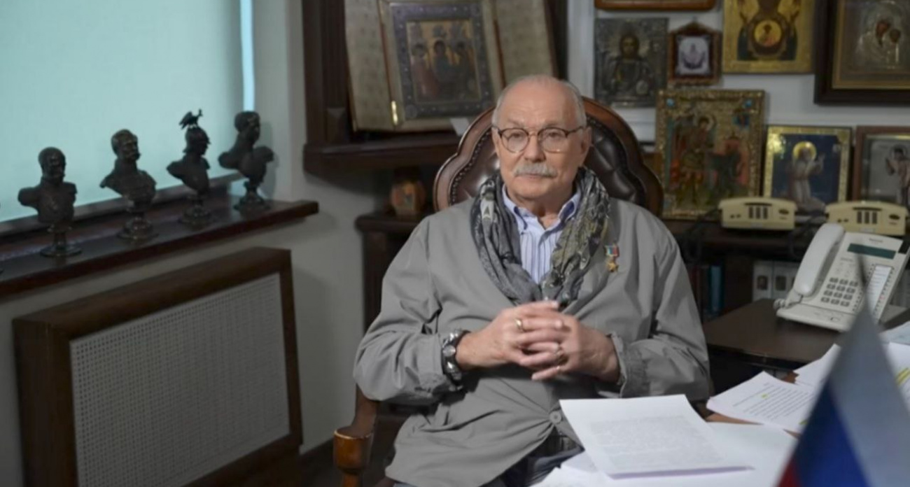 Именитый режиссер и деятель культуры России Никита Михалков поздравил жителей Чувашии с открытием Музея вышитой карты