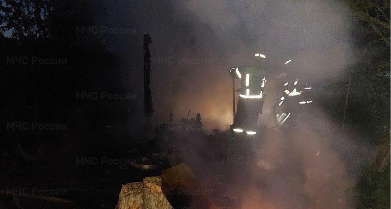 В Чебоксарах дачники спалили дом, сжигая мусор на своем участке