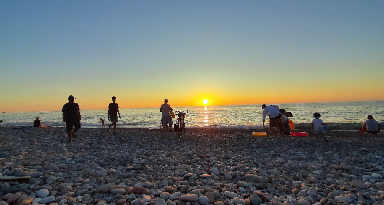 Местные скрывали этот пляж годами: лучший семейный курорт за копейки