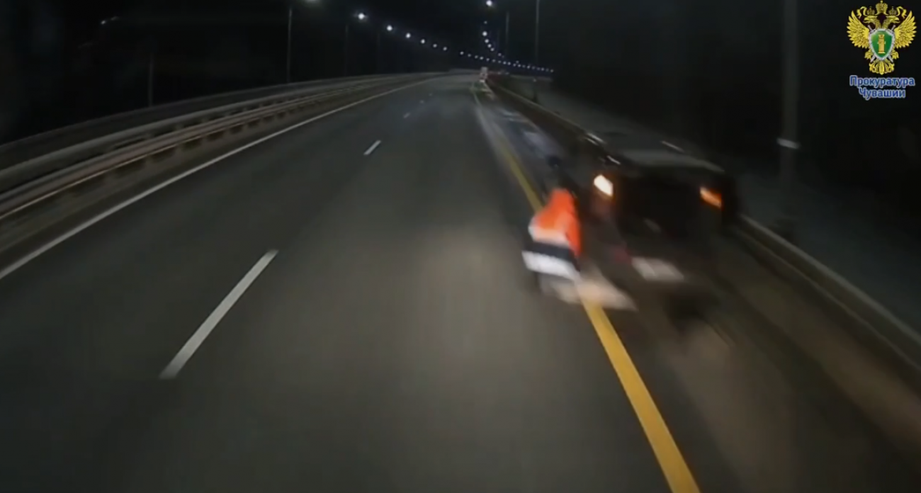 В Чувашии завершилось дело о смертельном наезде тягача на присевшего на трассе М-12 водителя