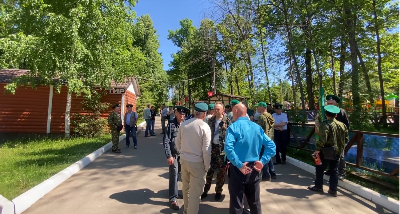 Собрались, чтобы вспомнить службу: "Не отмечаю день рождения, но отмечаю День пограничника"