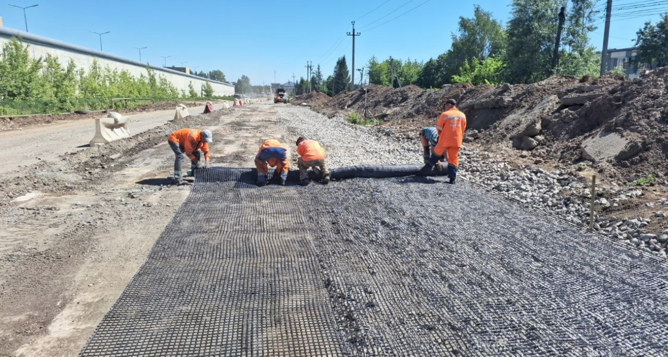 Началась долгожданная укладка асфальта на Лапсарском проезде в Чебоксарах