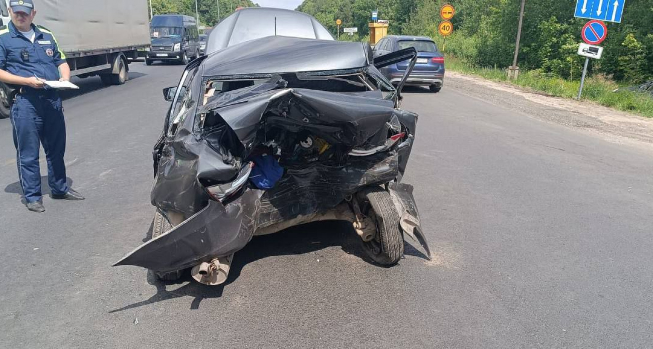 На Вурнарском шоссе по цепочке столкнулись три легковушки: новые данные