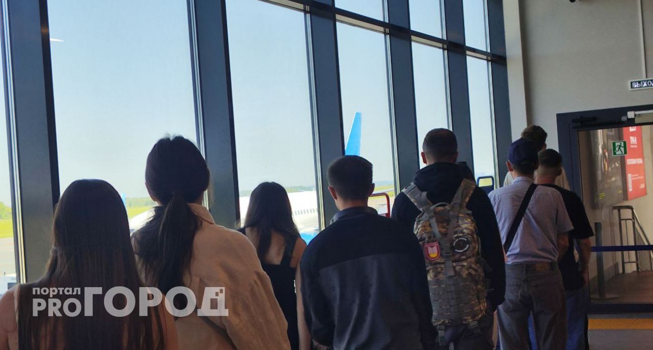 Чебоксарский аэропорт закрыт уже несколько часов: рейс из Сочи приземлился в Казани