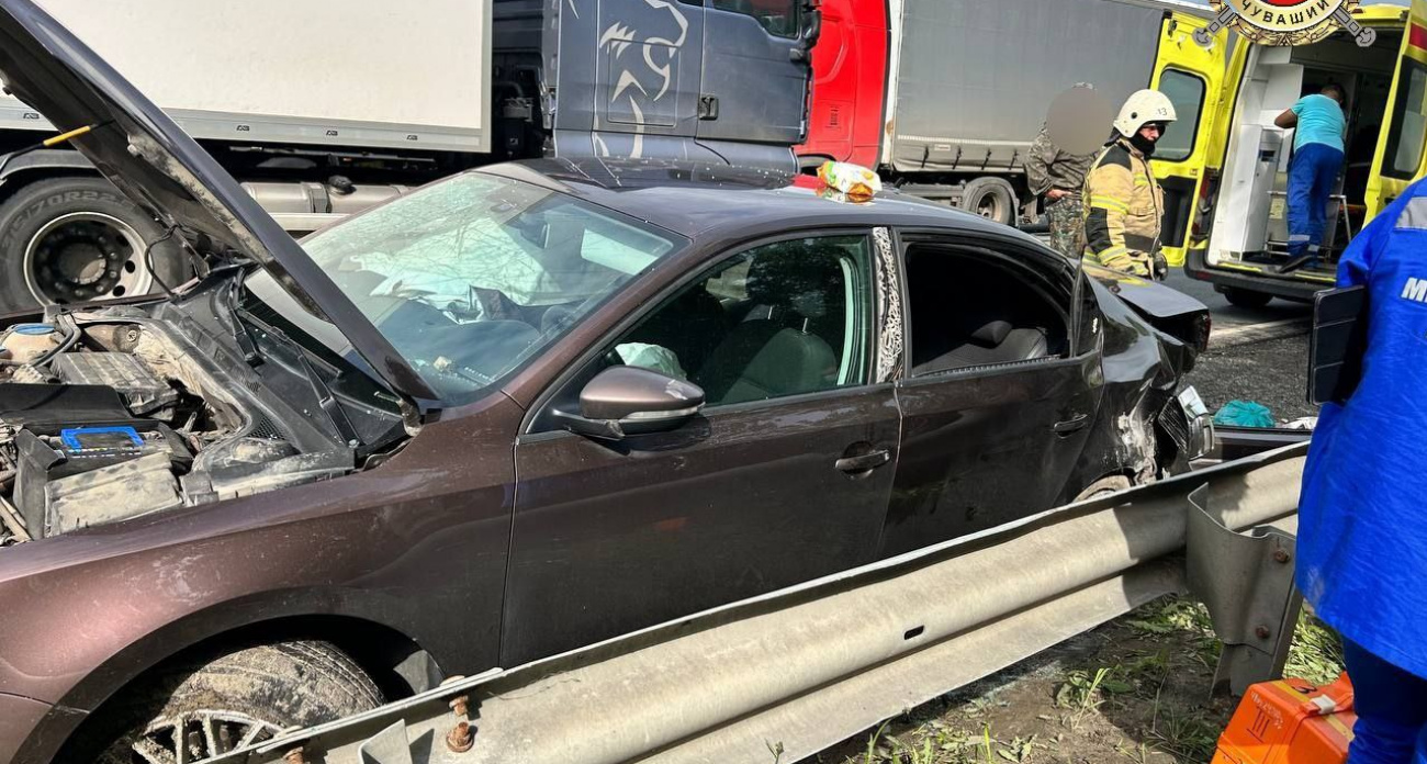 Три автомобиля попали в ДТП на трассе М-7 в Чувашии