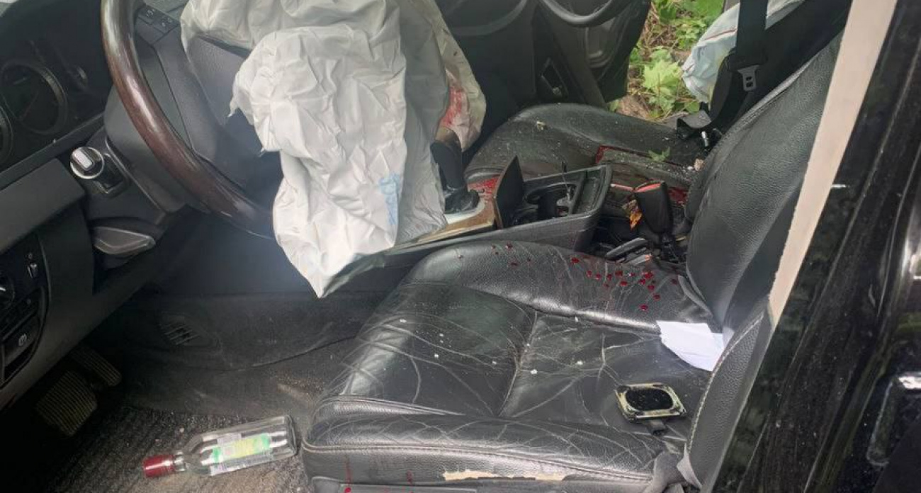 На трассе в Чувашии автомобиль вылетел с дороги и врезался в дерево: водитель госпитализирован в тяжелом состоянии