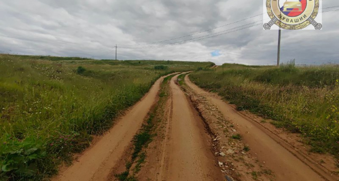 В Чувашии мотоблок с парнем и его сестрой-школьницей перевернулся при спуске в овраг