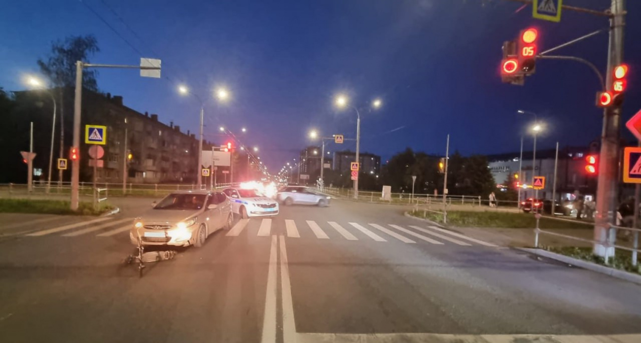 Водитель автошколы сбил подростка, который ехал на электросамокате