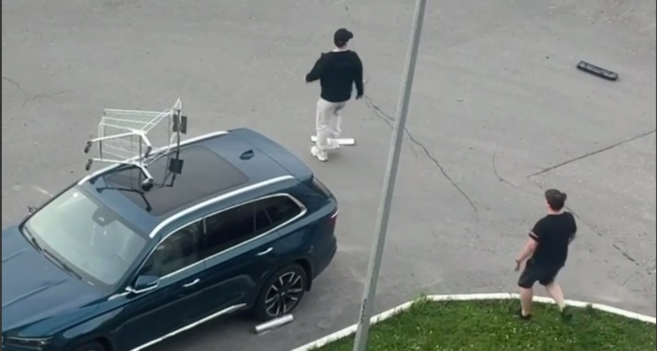 Полиция задержала пьяного хулигана, повредившего автомобили в Чебоксарах