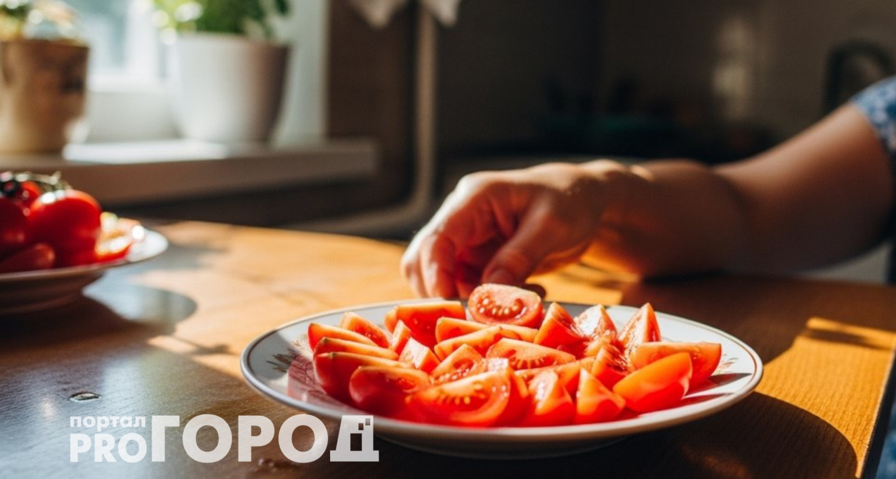 Повар показал мне хитрость с двумя тарелками — теперь режу овощи за 10 секунд