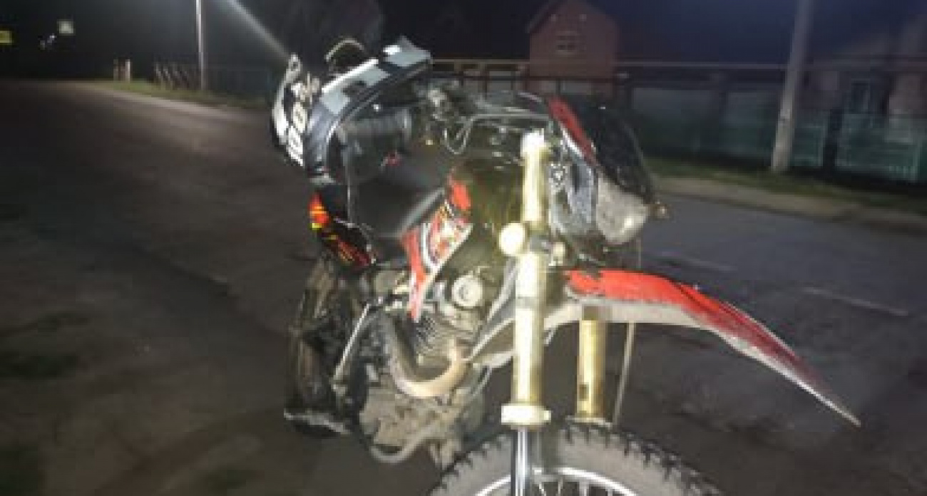 Два школьника попали в больницу после аварии на мотоциклах в Чувашии