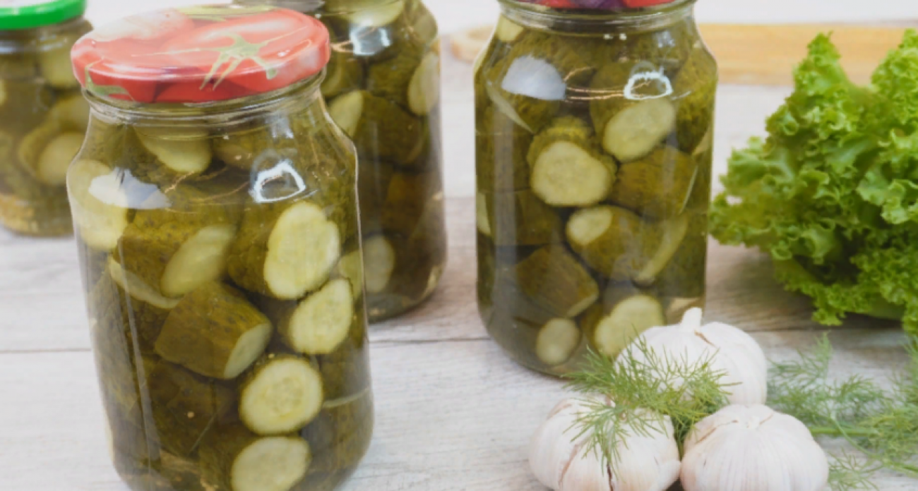 Нарезала - залила: кто бы мог подумать, что есть такой простой и вкусный способ закрыть огурцы