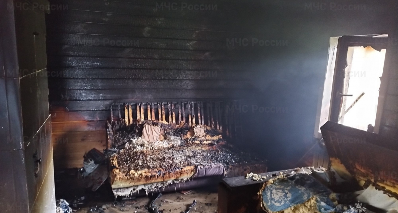 В одном из районов Чувашии выгорел частный дом: пострадал 59-летний хозяин