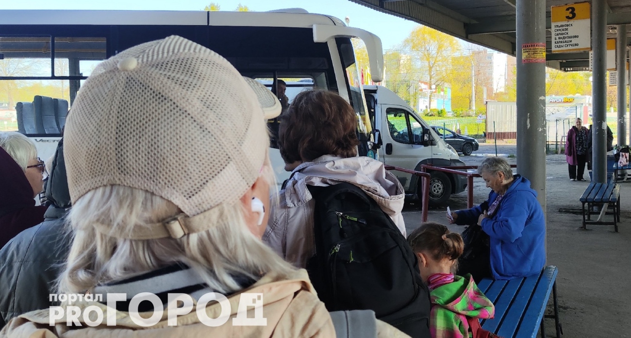 Будут обходить стороной и тихо ненавидеть: эти привычки в автобусе выдают низкий интеллект