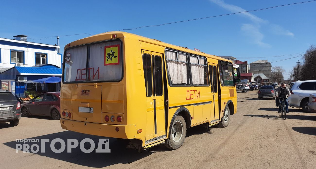 Дети из Чувашии ждали школьный автобус под ливнем и палящим солнцем