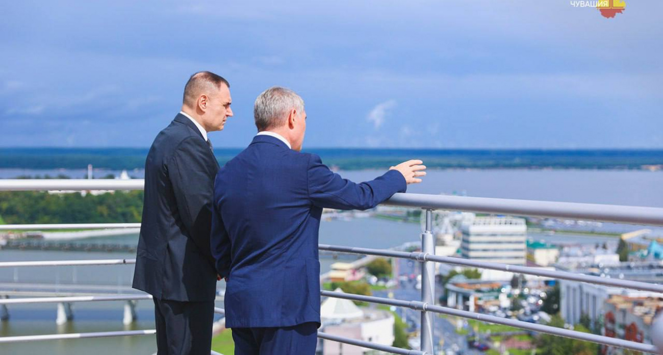 В Чувашии глава Марий Эл увидел "Вышитую карту России" и полюбовался Чебоксарами с высоты птичьего полета
