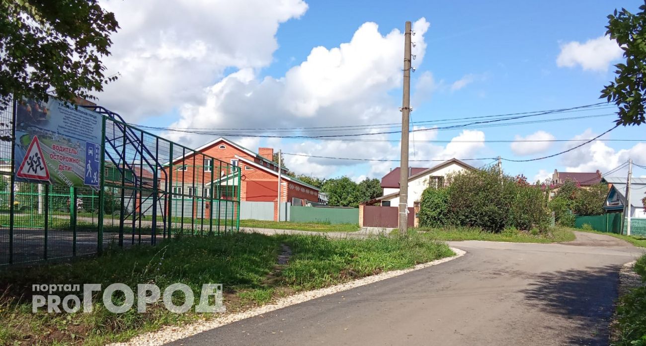 Спустя несколько лет стараний жители Альгешево смогли добиться ремонта их разбитой в хлам улицы