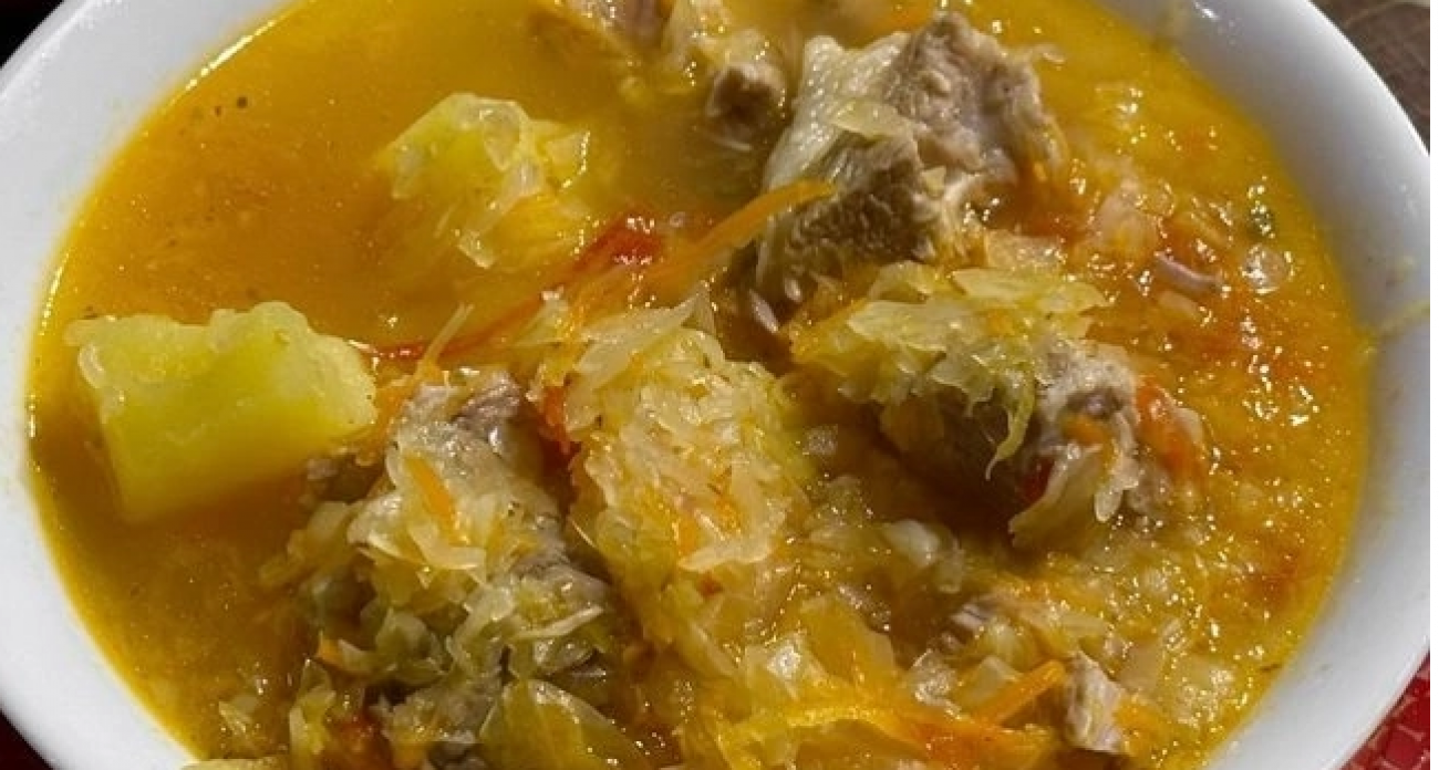 Шеф-повар поставил точку в вопросе: что в щи кладем первым - капусту или картофель