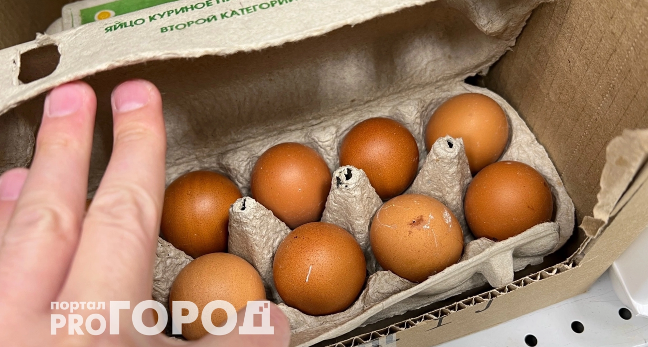 Теперь всегда ставлю пустую коробку от яиц в холодильник: здорово выручает в хозяйстве