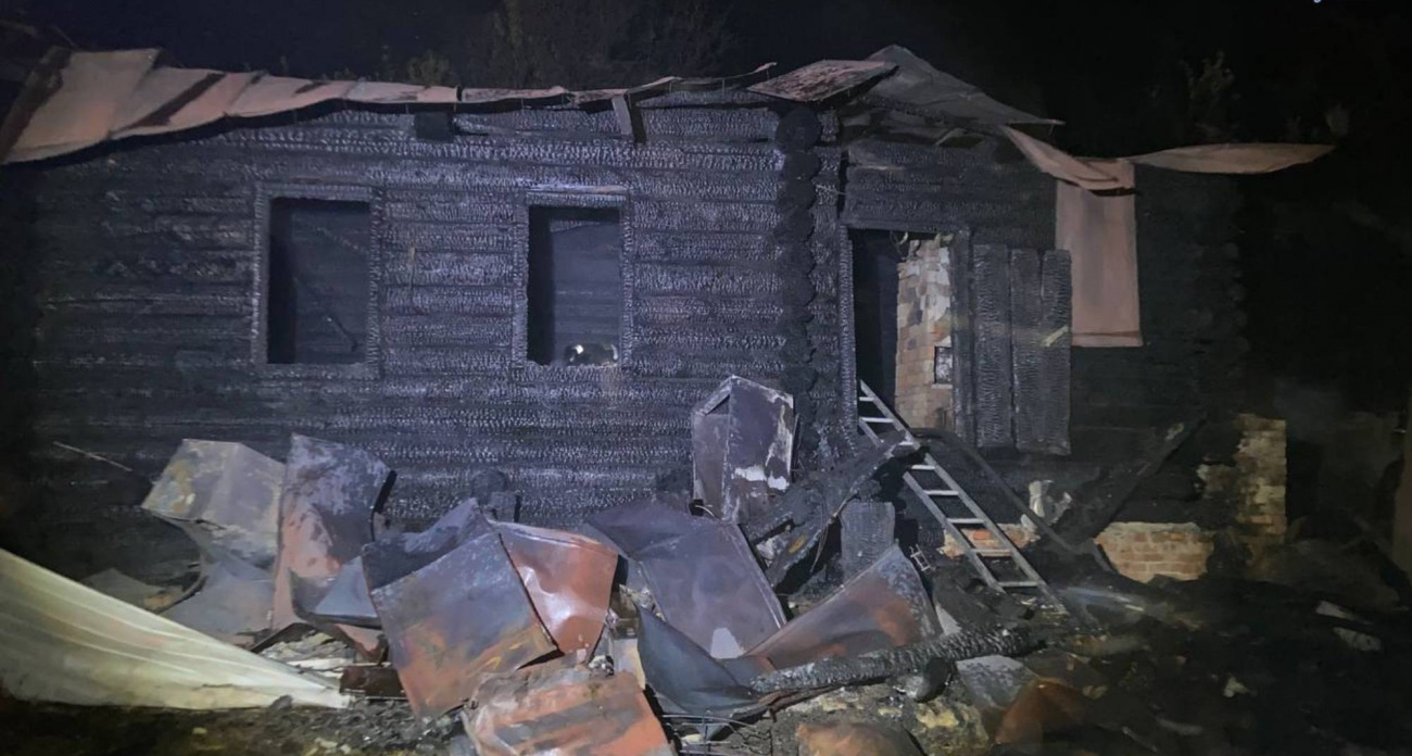 В Чувашии во время пожара в доме погибли женщина и ее сын