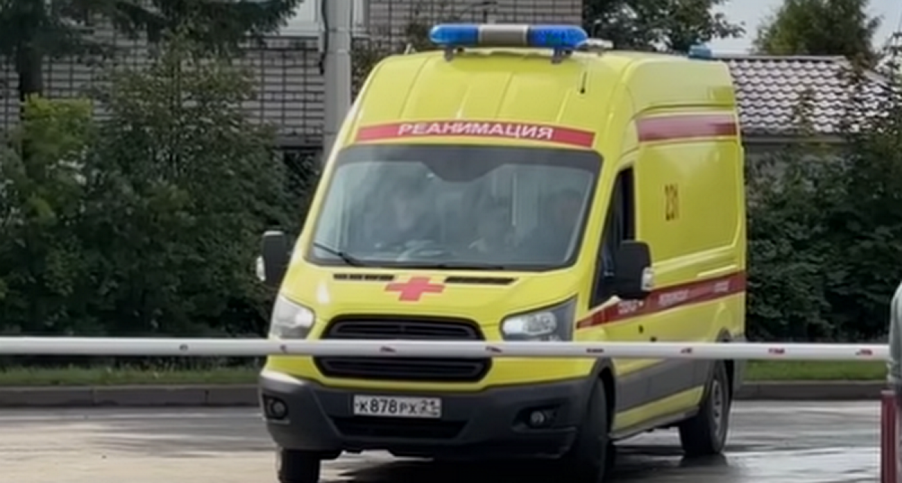 В Чебоксарах скорую с мигалками не пропустили к аэропорту, где находился нуждающийся в помощи пассажир