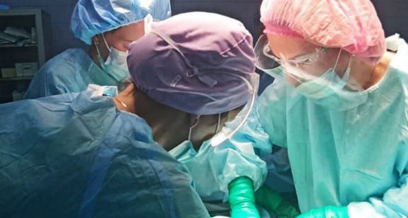 В Чебоксарах бригада врачей удалила 10-килограммовую опухоль и спасла женщину