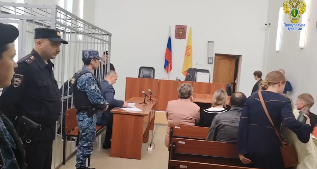 В Чувашии начался суд над мужчиной, который переоделся в костюм Деда Мороза и убил человека