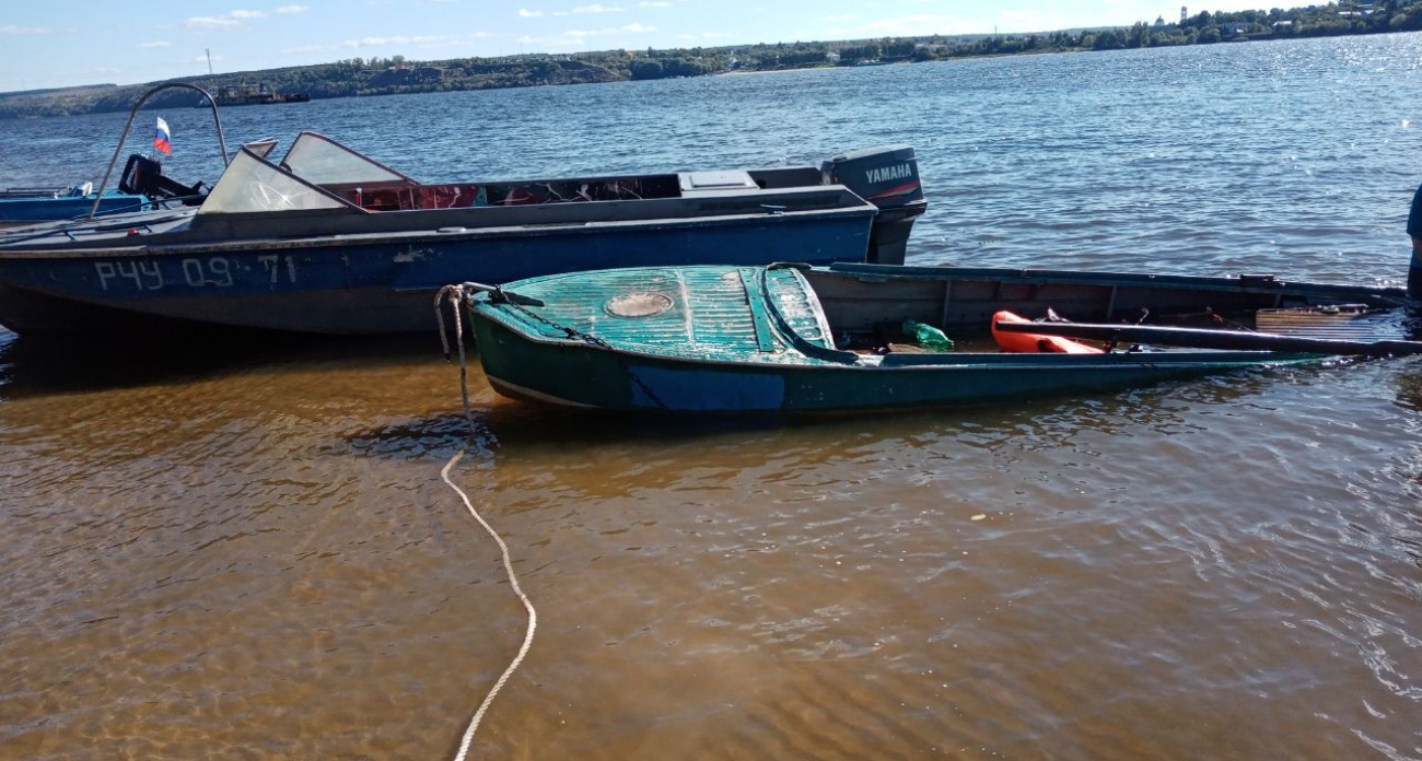ЧП у Мариинского Посада: спасатели нашли рыбаков после аварии на лодке