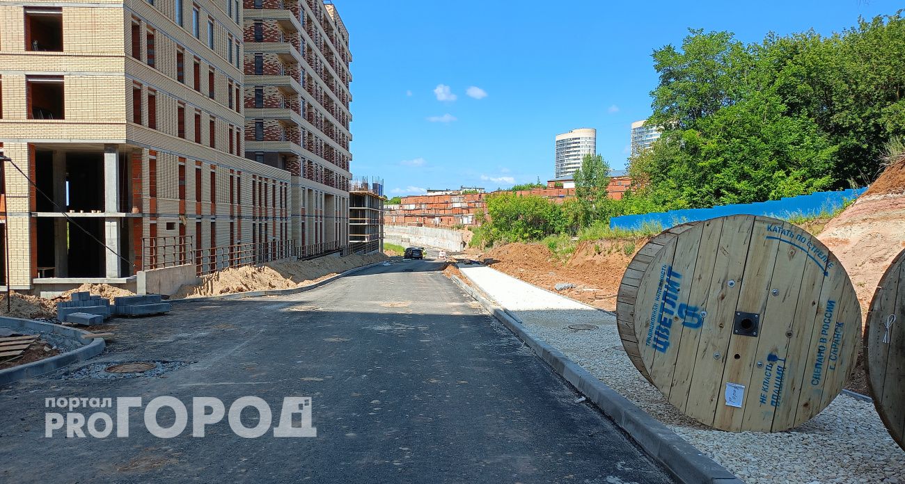 Новую дорогу рядом с Домом Союзов в Чебоксарах не успели построить вовремя и перенесли сроки окончания работ