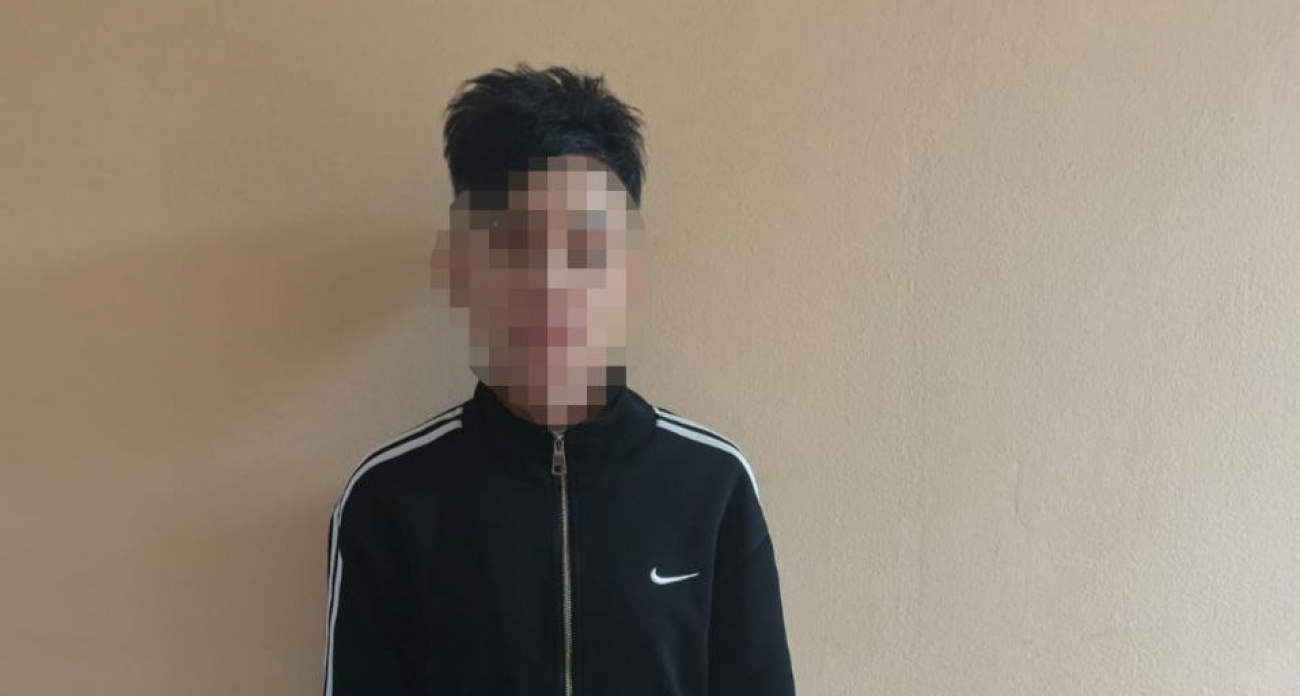 Женщина обчистила кассу чебоксарского магазина, угрожая продавцу ножом  