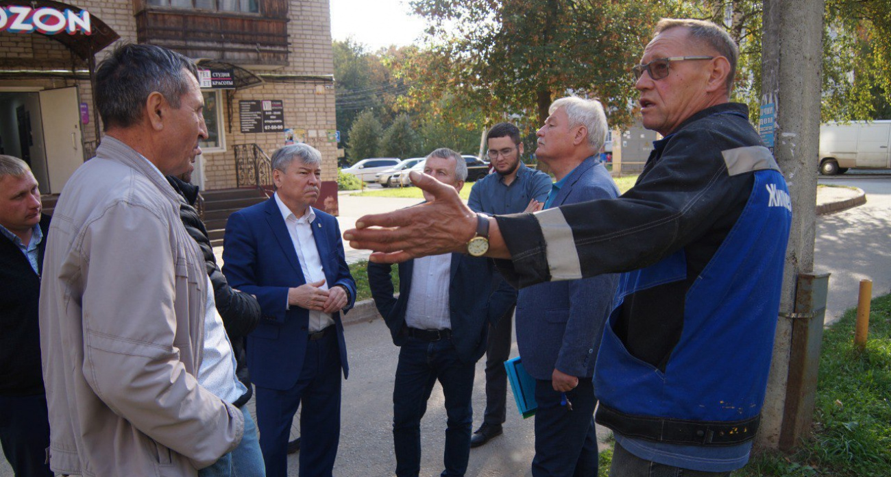 В Чебоксарах покупку новых контейнеров хотят возложить на самих жильцов: "Живу как на мусорной базе" 