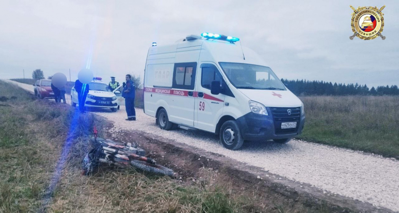 В Чувашии 18-летний питбайкер попал в ДТП на грунтовой дороге: был без сознания