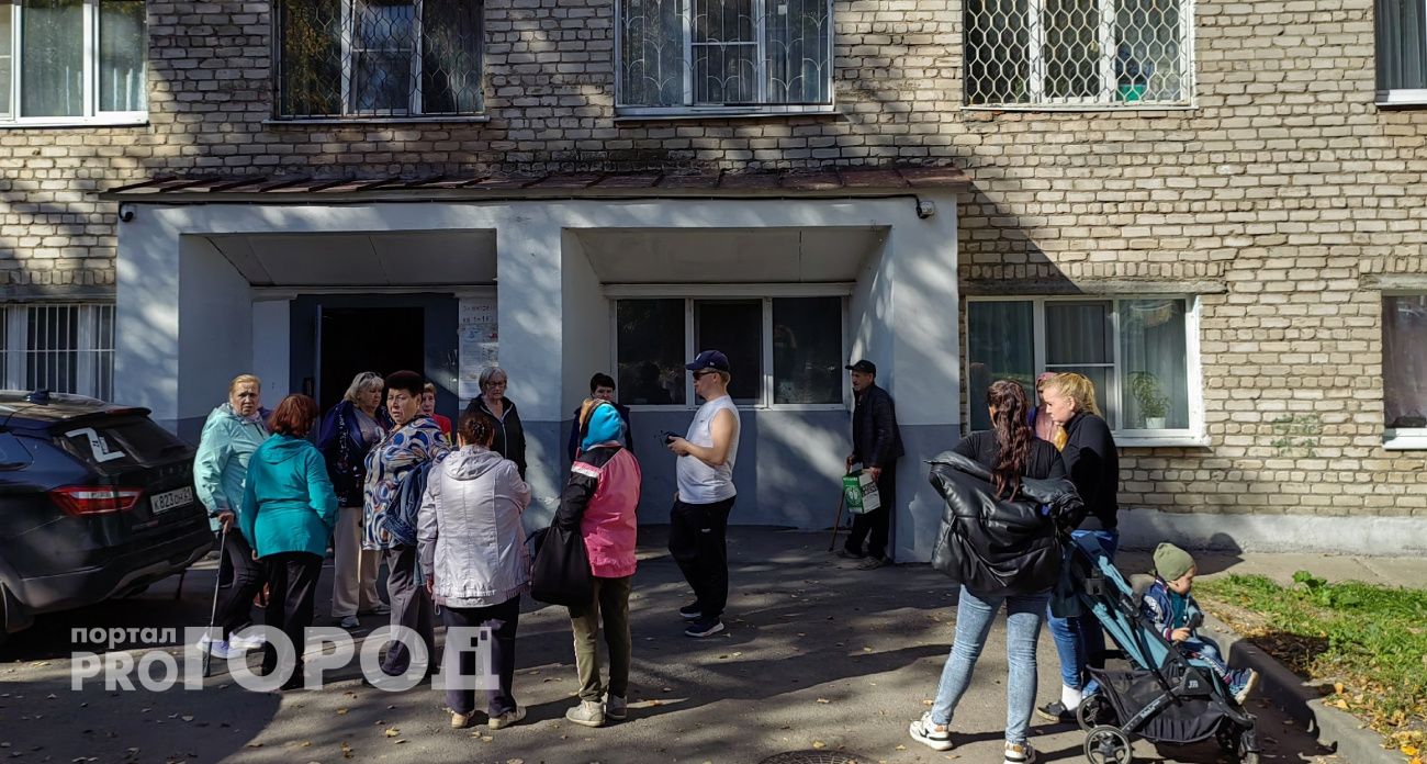Жильцы дома в центре Чебоксар живут под угрозой пожара и добиваются внимания управляющей компании