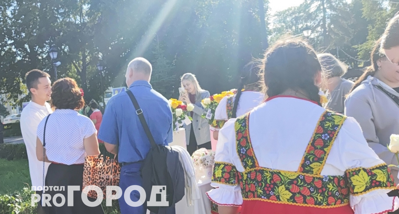 Эти фамилии на Руси носили только холопы: может, ваша есть в списке